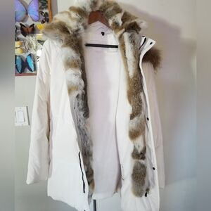 Snow White Snow Coat Size Large